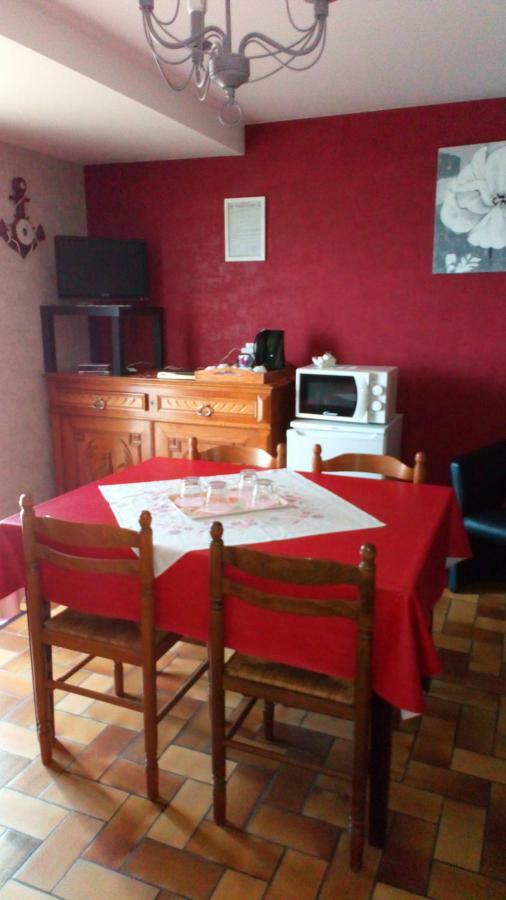 Les Tilleuls Hotel Janaillat Екстериор снимка
